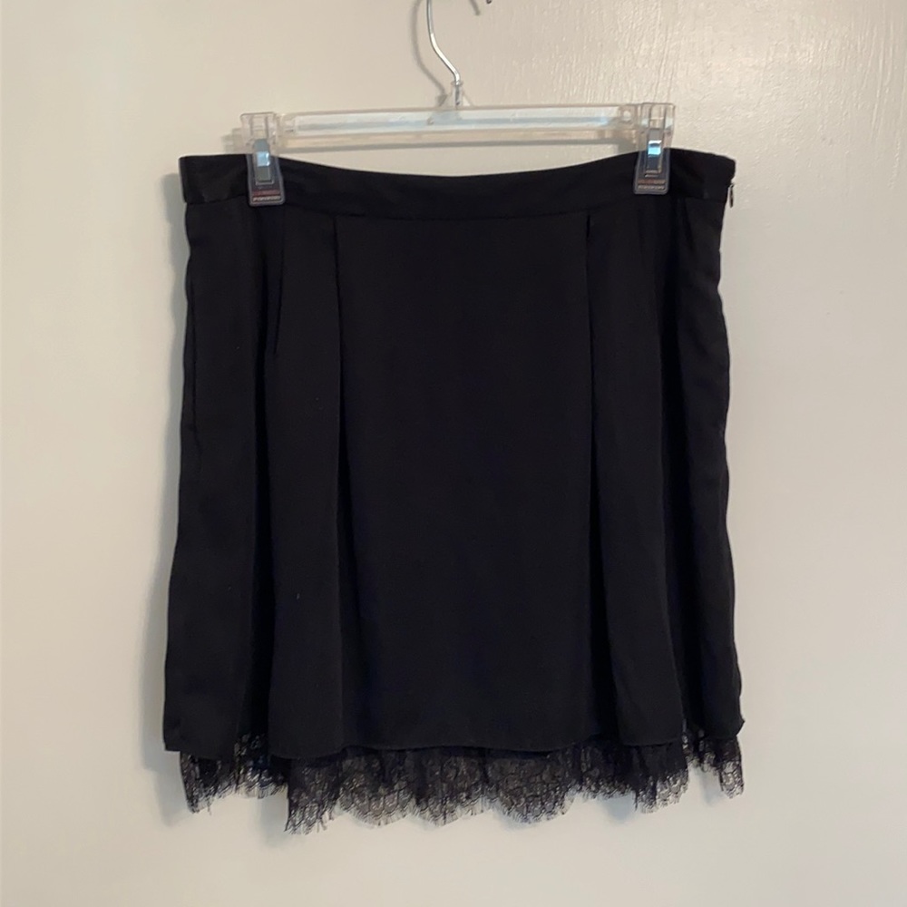GAP Size 6 Black Silky Skirt with Lace Trim